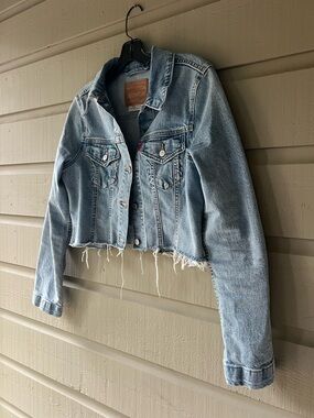 Levi’s Light Blue Cropped Denim Jacket - Women
